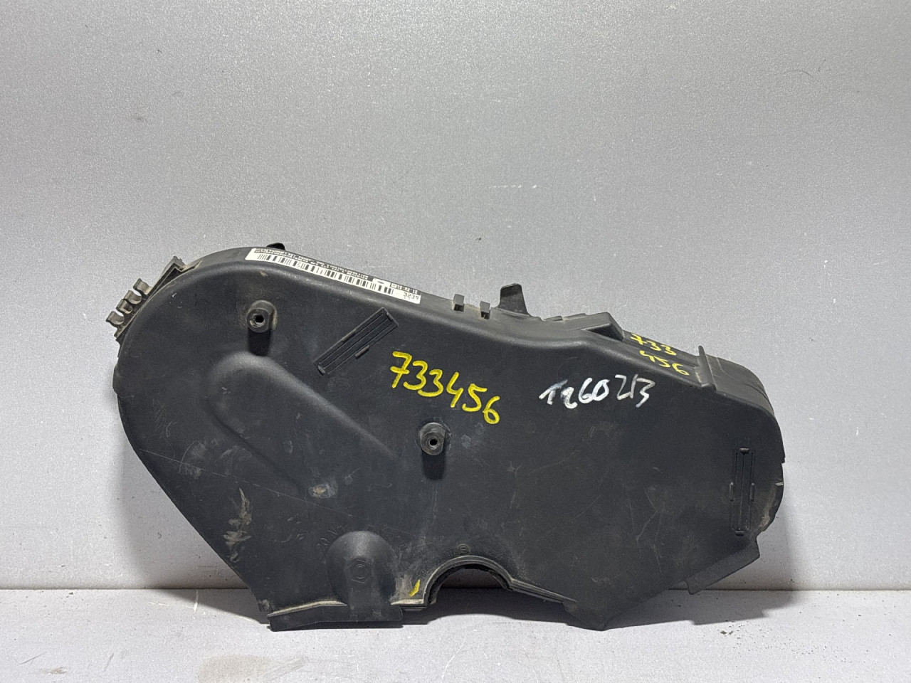 DIJELOVI POKLOPAC ZUPCASTOG REMENA VW PASSAT B8 > 14-19 2.0