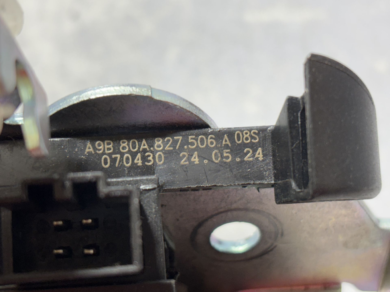 DIJELOVI BRAVA GEPEKA AUDI Q5 (FY) > 20 -  2.0 80A827506A