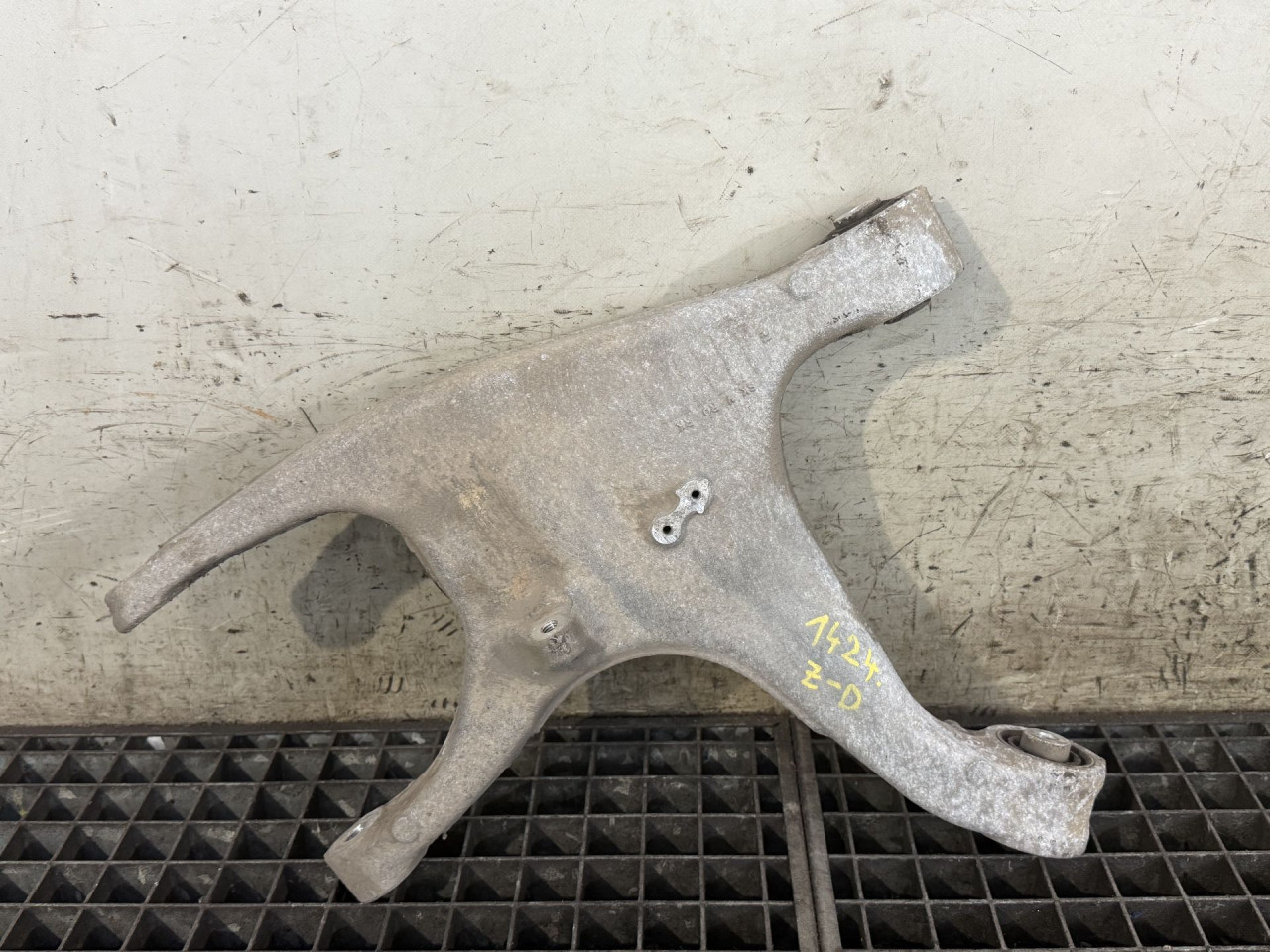 DIJELOVI LAFETA AUDI Q5 > 12-16 2.0 8R0505312F