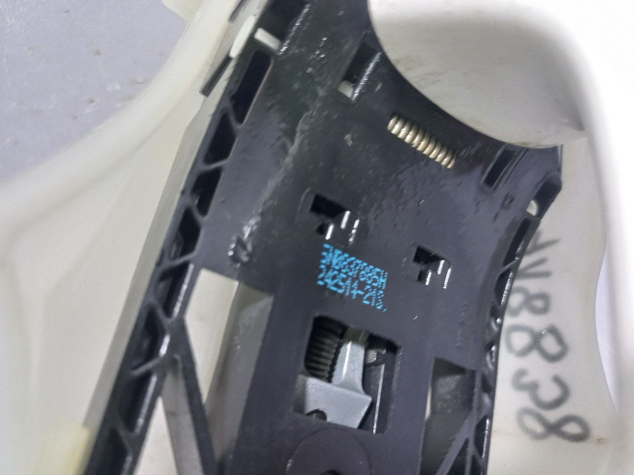 DIJELOVI RUCKA VRATA VW GOLF 7 > 12-16 5N0837885H