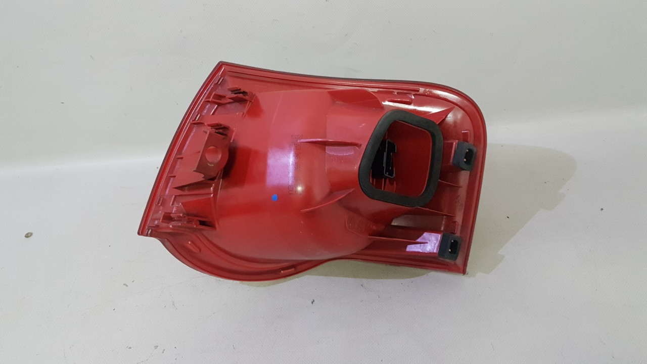 STOP SVJETLO VW PASSAT B6 > 05-10 VW054015 27459002
