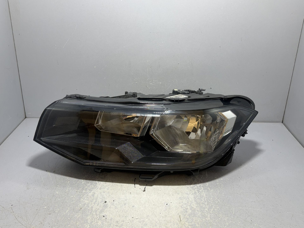 DIJELOVI FAR VW T-CROSS > 18- 2GM941005A