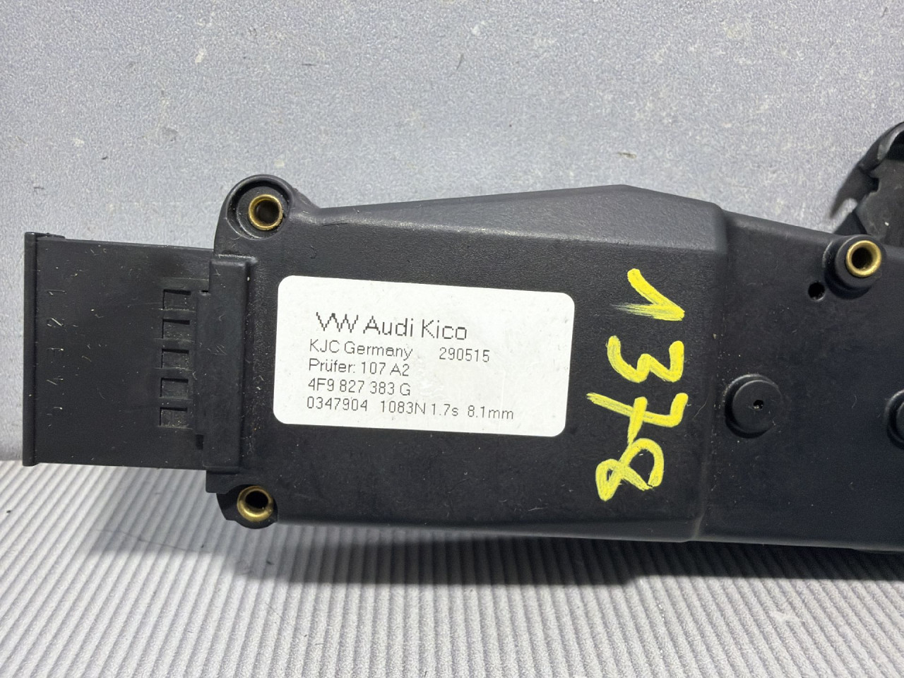 DIJELOVI BRAVA GEPEKA AUDI Q5 > 12-16 2.0 4F9827383G