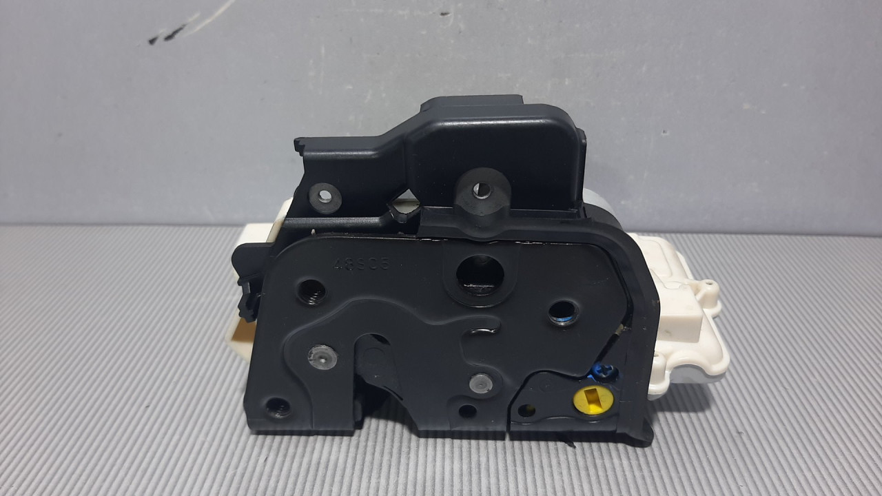 DIJELOVI BRAVA VRATA AUDI A4 (B7) > 04-07 8E0839015AA