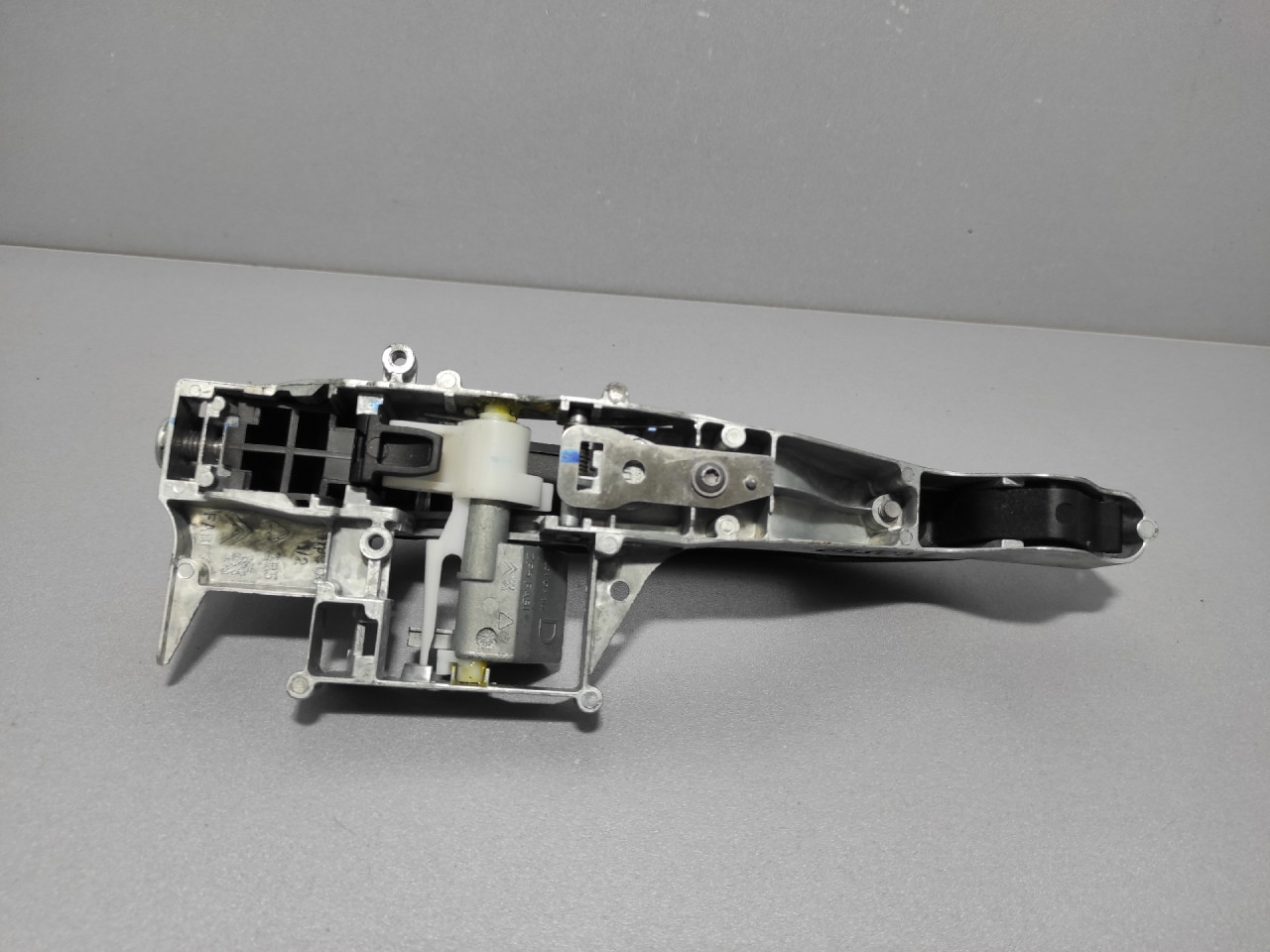 RUCKA VRATA PEUGEOT PARTNER > 08-11 9680168580