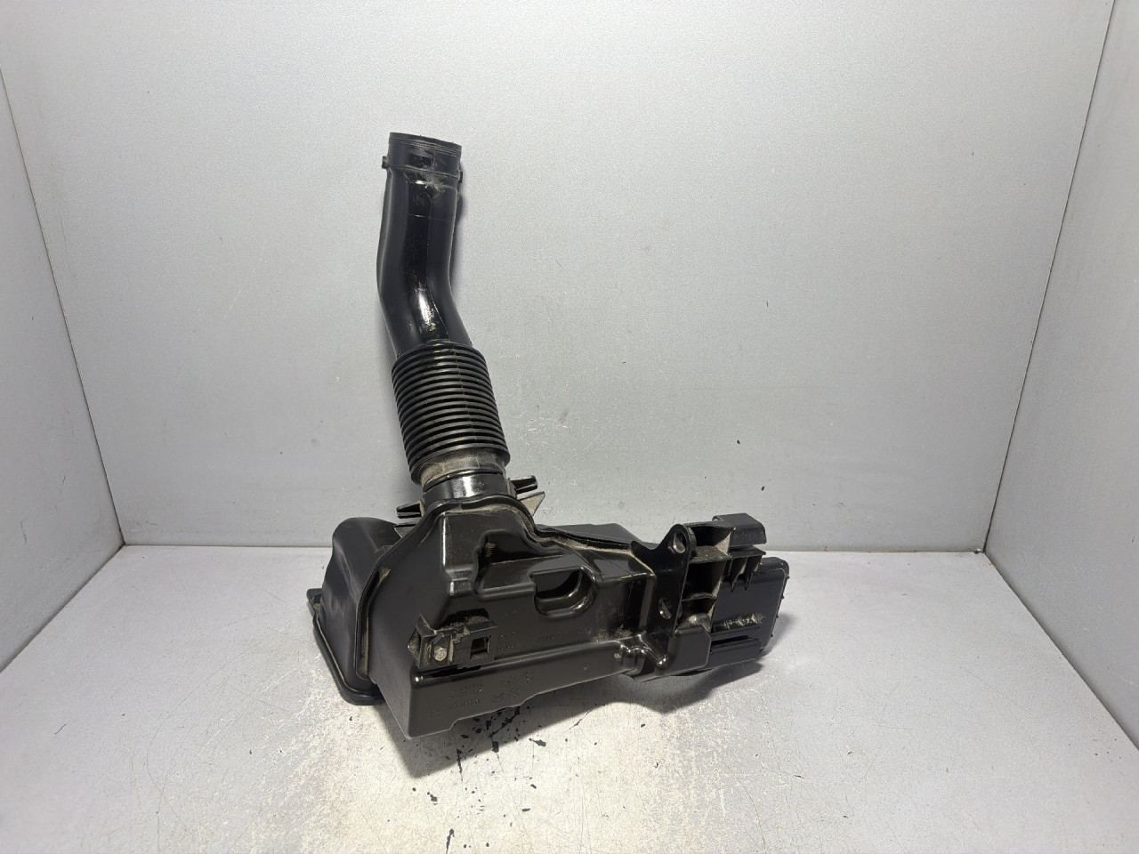KUCISTE FILTERA ZRAKA PEUGEOT 308 > 17-21 9810920880
