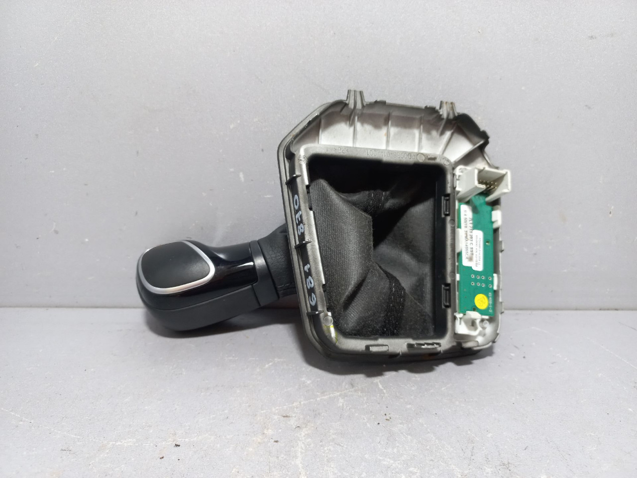 DIJELOVI RUCICA MJENJACA VW T6 > 15-19 7L1713203C