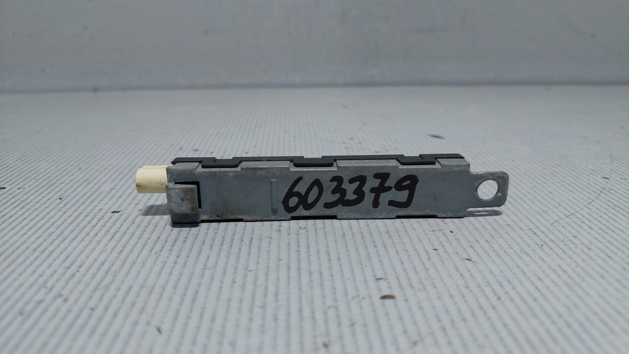 DIJELOVI ANTENA VW TIGUAN > 11-15 5N0035552K