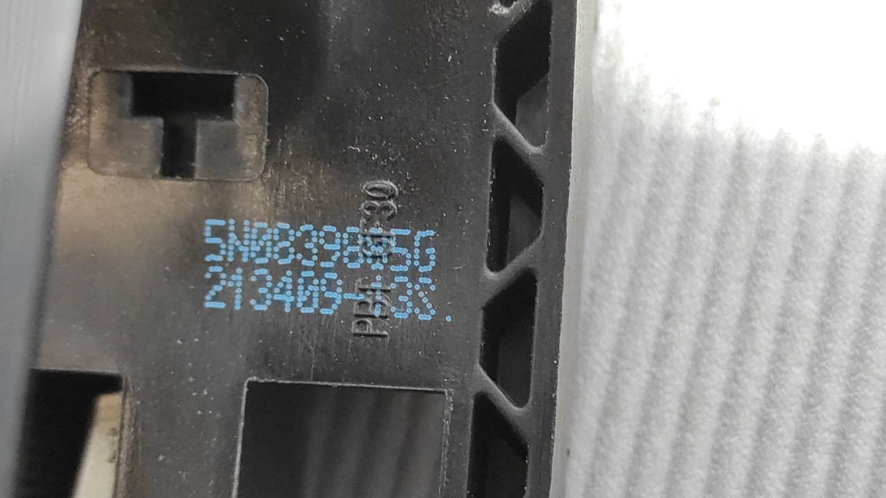 DIJELOVI RUCKA VRATA VW GOLF 6 > 08-12 5N0839885G