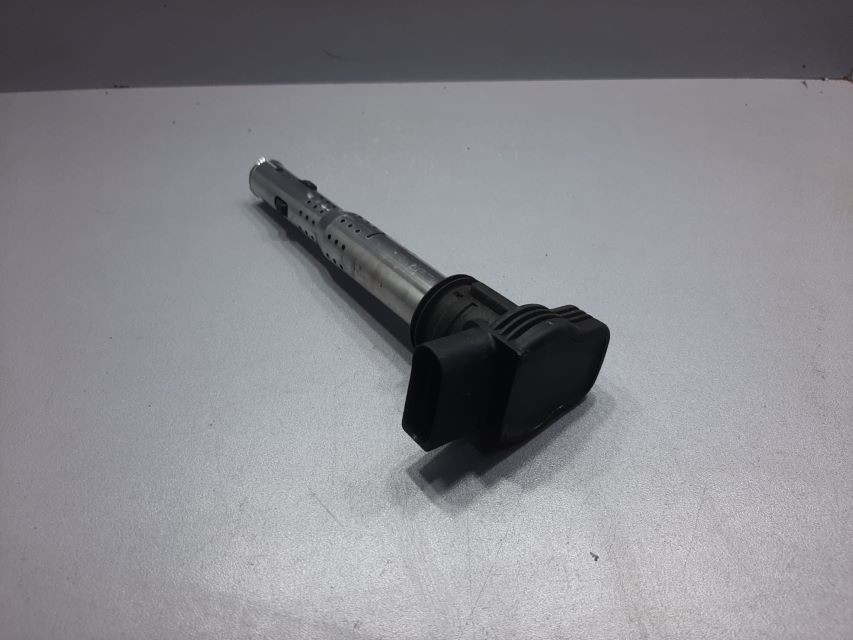 DIJELOVI BOMBINA AUDI A4 (B7) > 04-07 07K905715D
