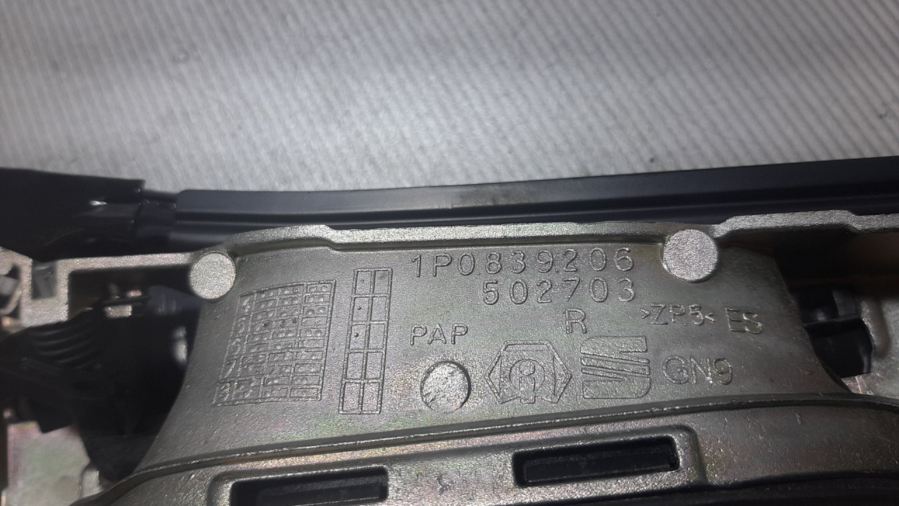 UNUTRASNJA RUCKA VRATA SEAT LEON > 05-09 1P0839206