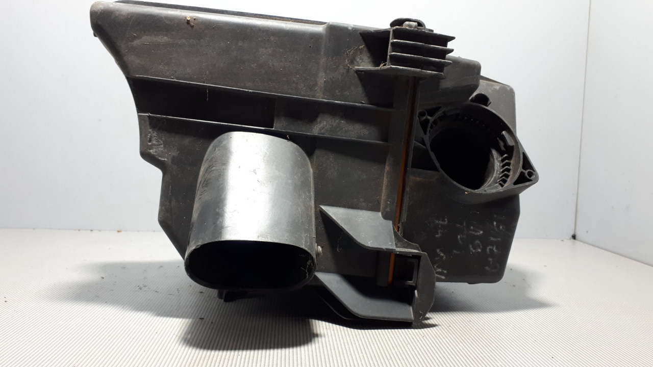 KUCISTE FILTERA ZRAKA SKODA FABIA > 00-04 6Q0129607