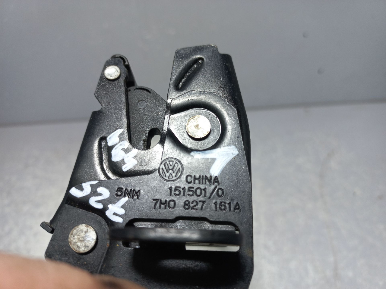 DIJELOVI BRAVA VRATA VW CADDY > 10-15 7H0827161A