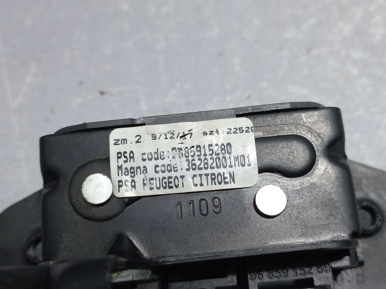 DIJELOVI BRAVA HAUBE PEUGEOT 3008 > 13-16 9685915280