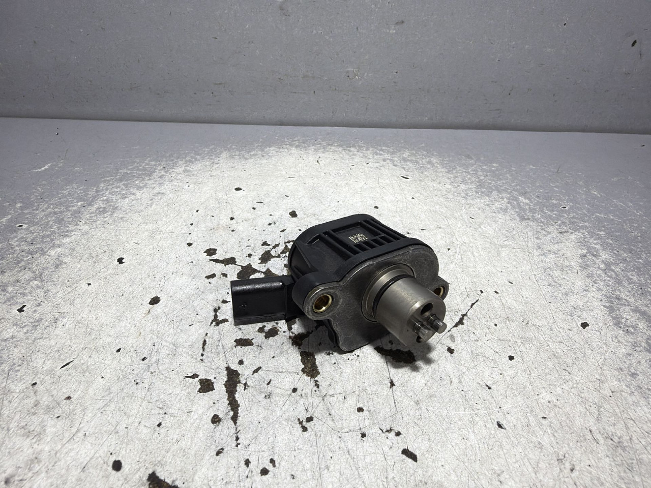 DIJELOVI ELEKTRO MAGNETNI VENTIL VW GOLF 8 > 19- 1.5 04E906048A