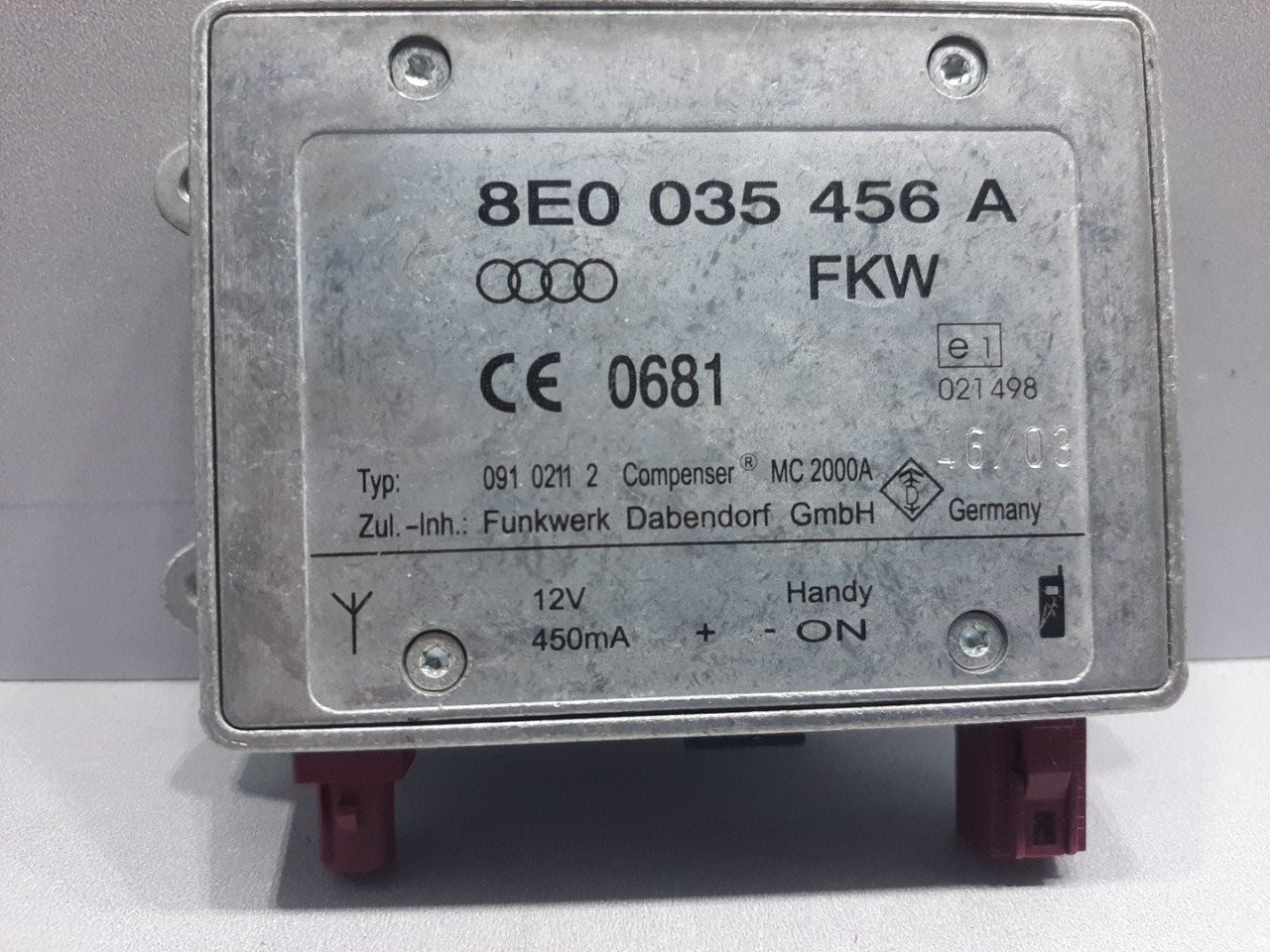 DIJELOVI ANTENA AUDI A4 (B6) > 00-04 8E0035456A
