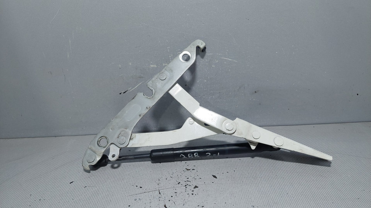 DIJELOVI BAGLAMA GEPEKA AUDI A6 > 04-08 4F5827301A