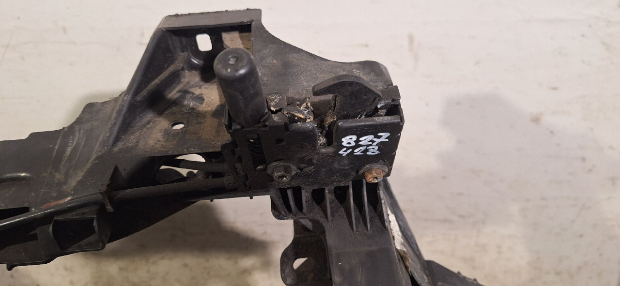 DIJELOVI BRAVA HAUBE AUDI Q7 (4M) > 15-19