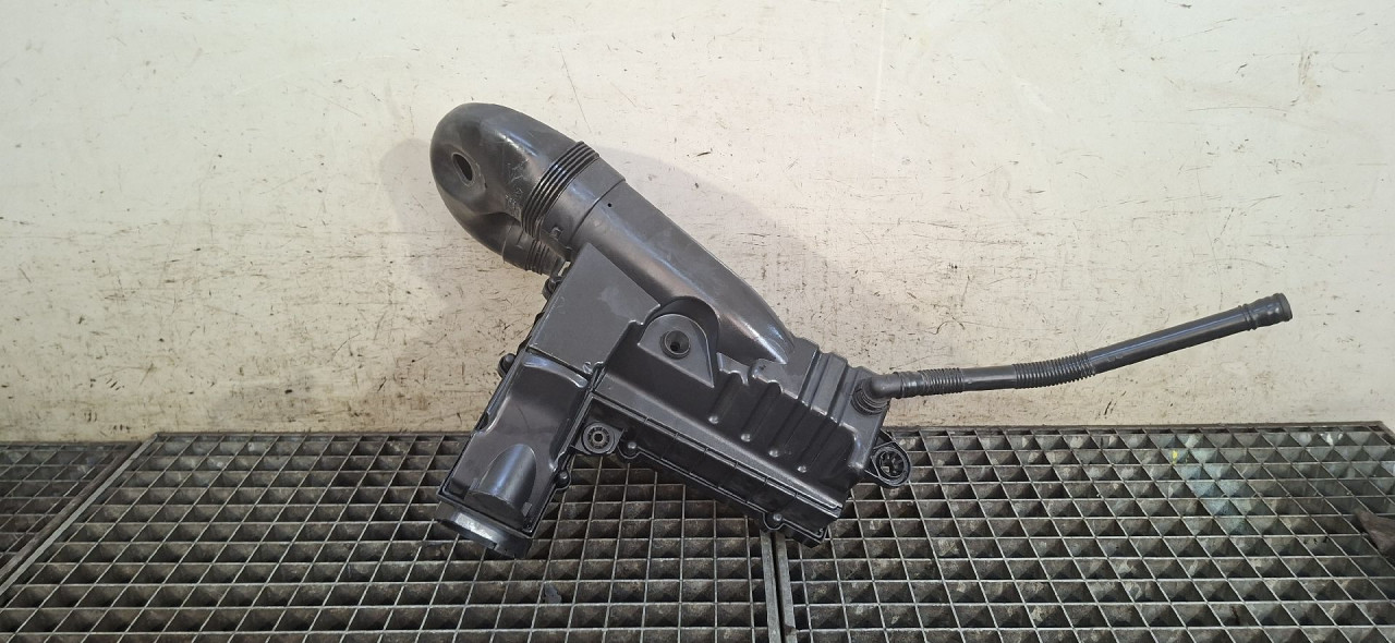 KUCISTE FILTERA ZRAKA VW PASSAT CC > 08-11 3C0129607AS