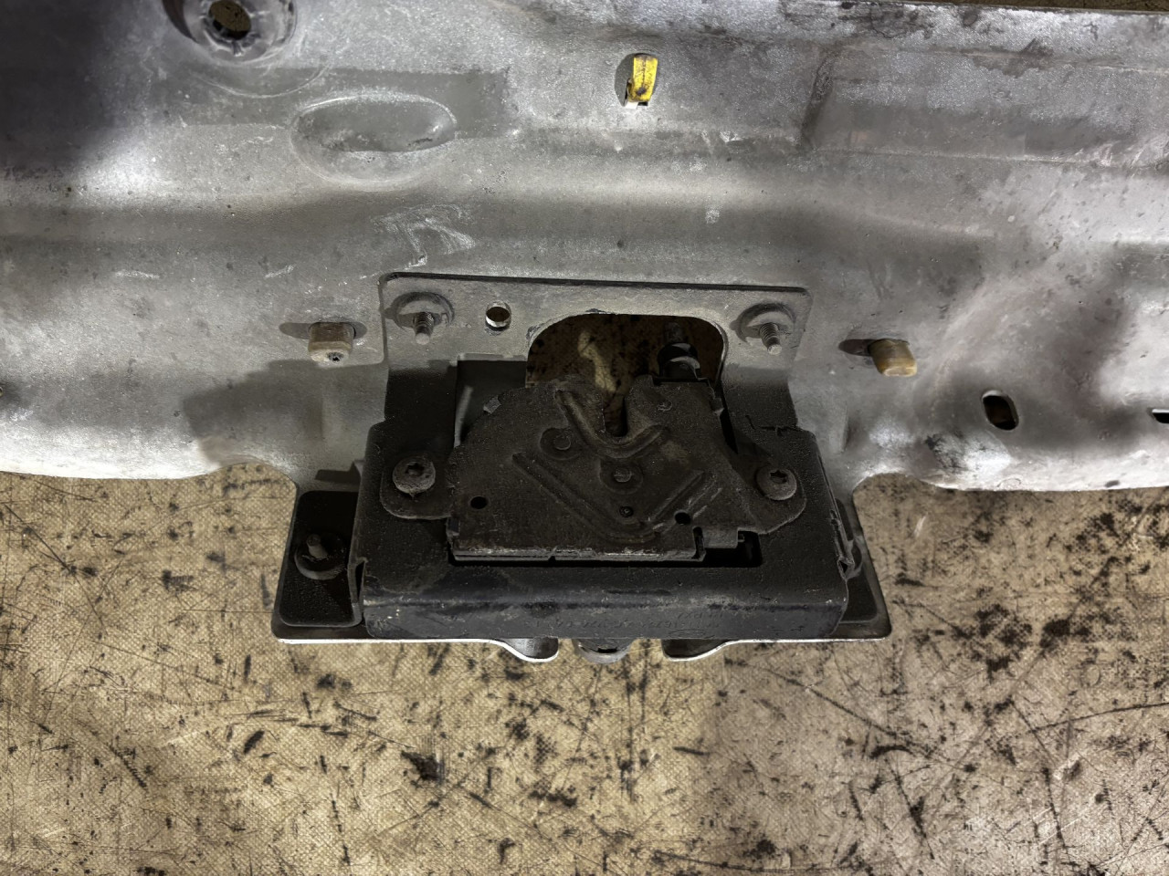 DIJELOVI BRAVA HAUBE FORD TRANSIT > 06-13