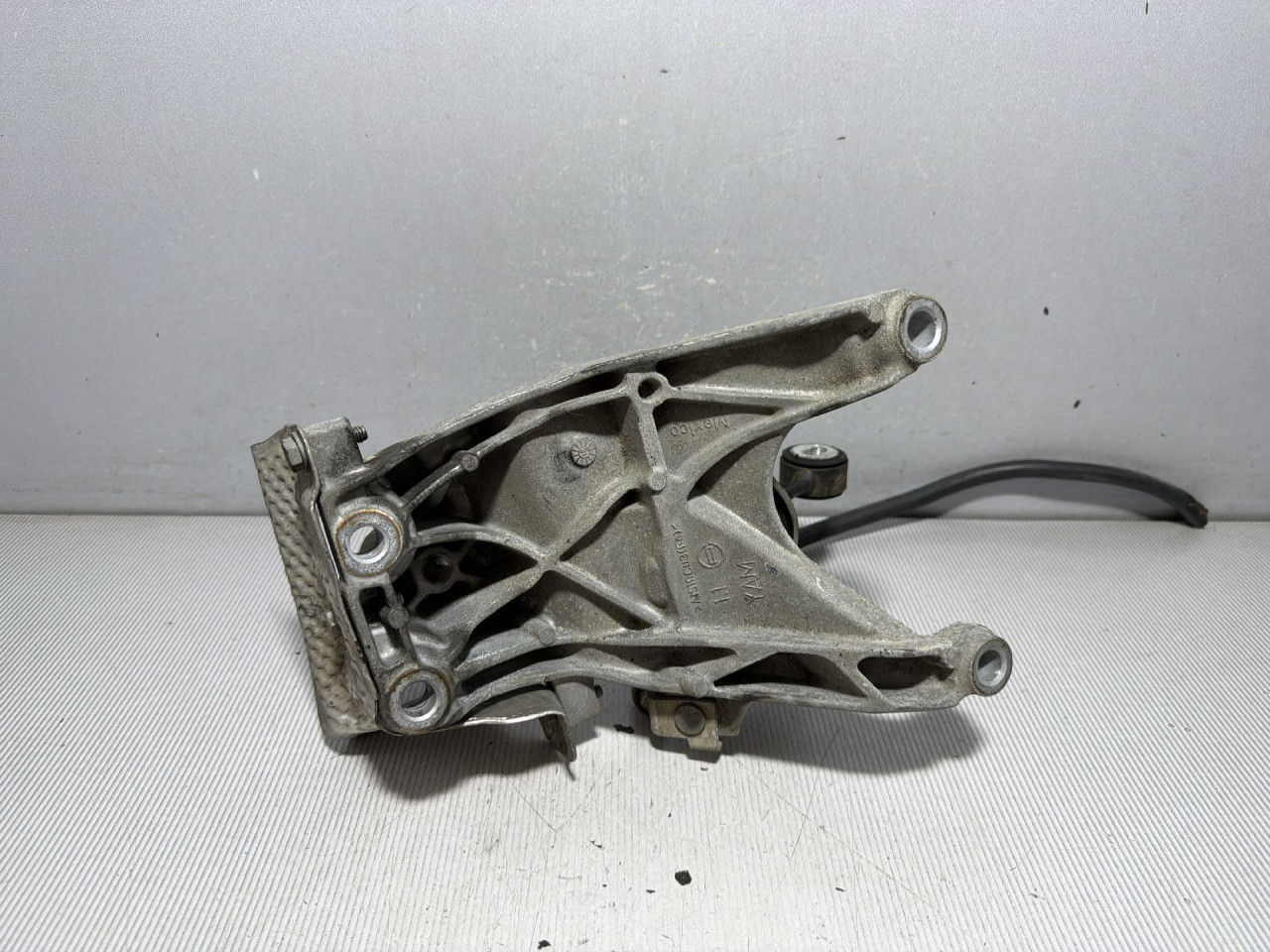 DIJELOVI NOSAC MOTORA AUDI Q5 (FY) > 17 - 20  2.0 80A199308A