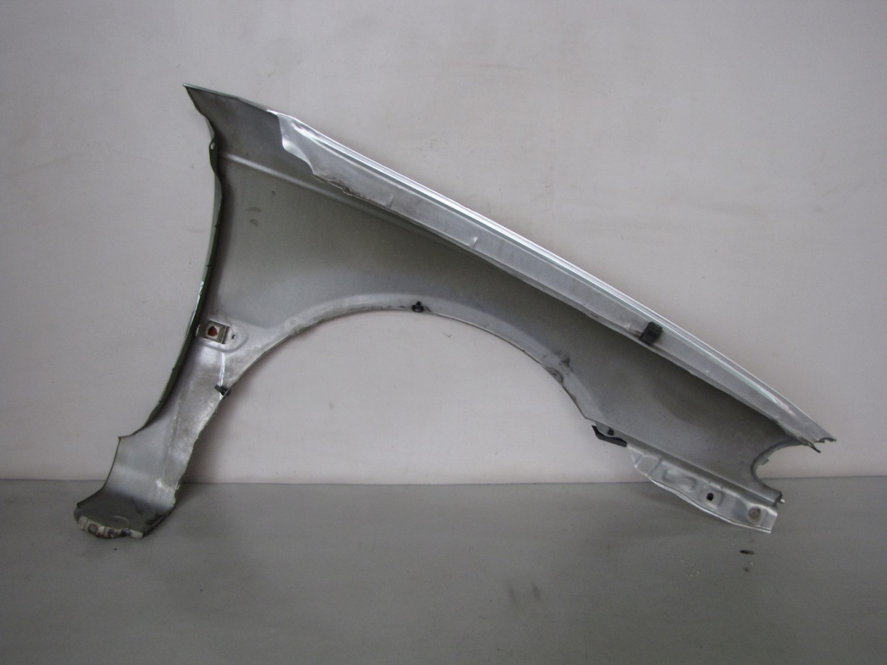 BLATOBRAN TOYOTA AVENSIS > 97-00 TY239011