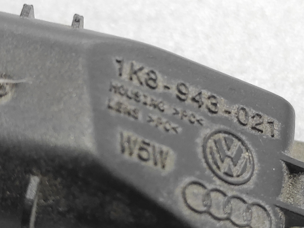DIJELOVI RASVJETA TABLICA VW GOLF 7 > 12-16 1K8943021