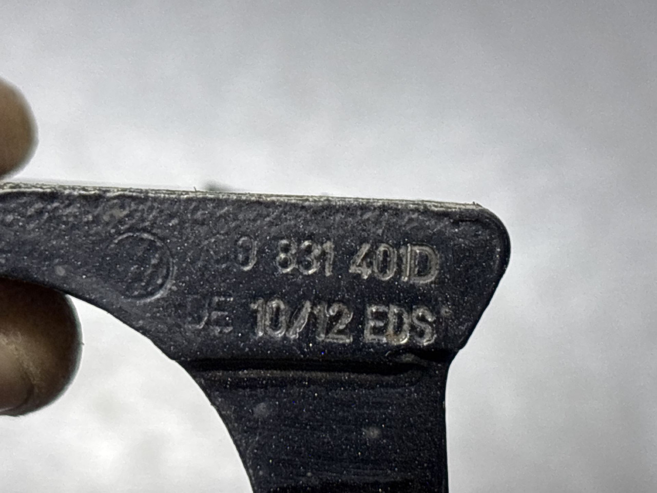 DIJELOVI BAGLAMA VW PASSAT B7 > 10-14 8L0831401D