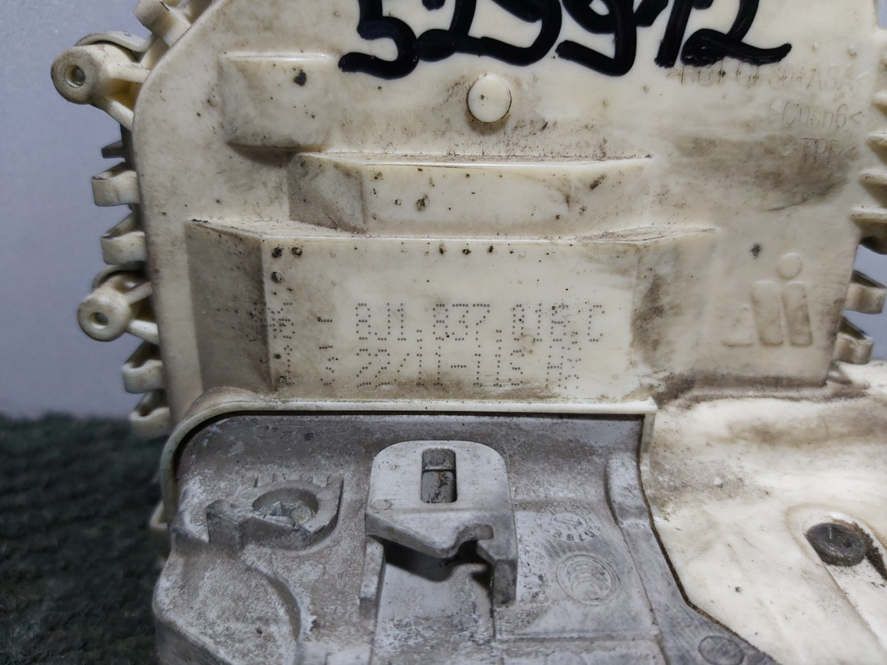 DIJELOVI BRAVA VRATA AUDI A6 4G > 11-14 8J1837016C