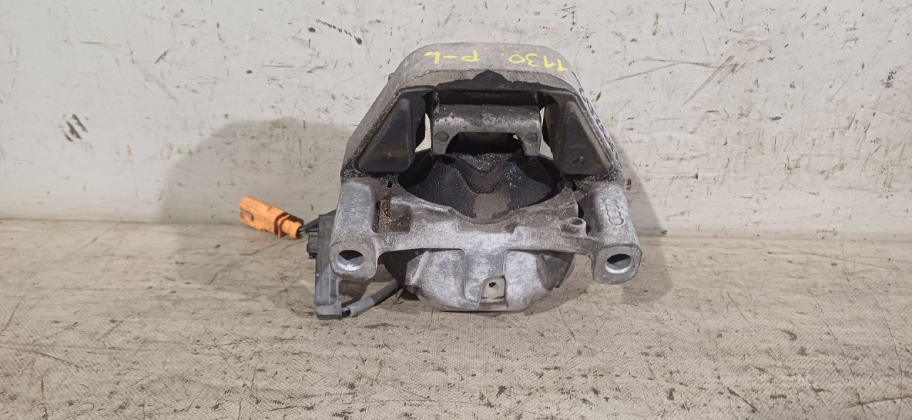 DIJELOVI NOSAC MOTORA AUDI A6 4G > 14-18