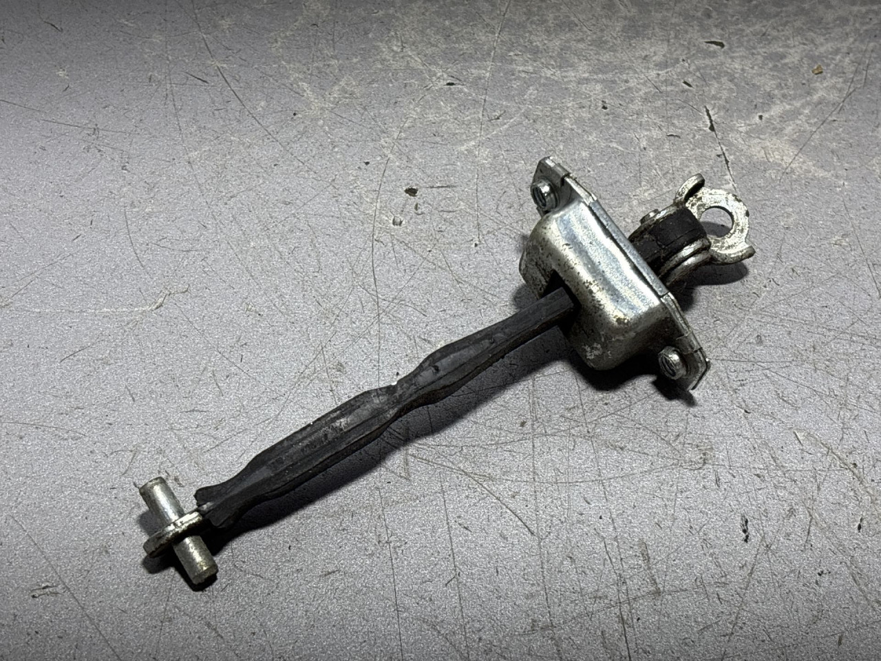 DIJELOVI GRANICNIK VRATA SUZUKI SWIFT > 10-13