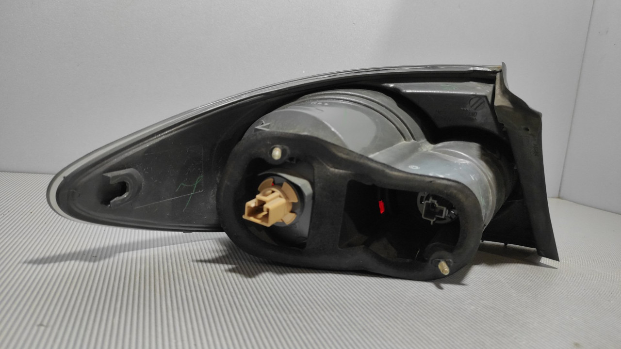 DIJELOVI STOP SVJETLO MAZDA 6 > 05-07 22061971