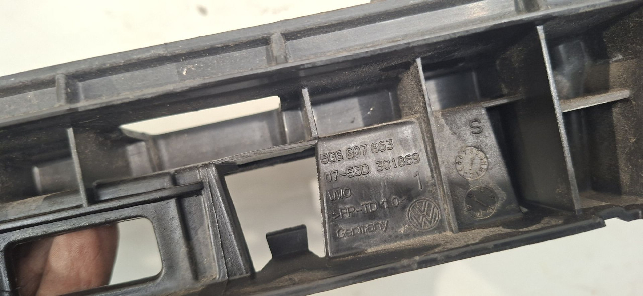 DIJELOVI POTPORA ZADNJEG BRANIKA VW GOLF 7 > 12-16 2.0 5G6807863