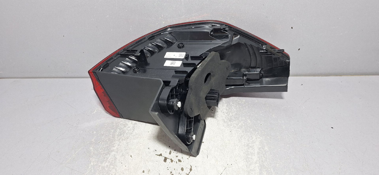 DIJELOVI STOP SVJETLO VW T7 > 22- 7T0945096D