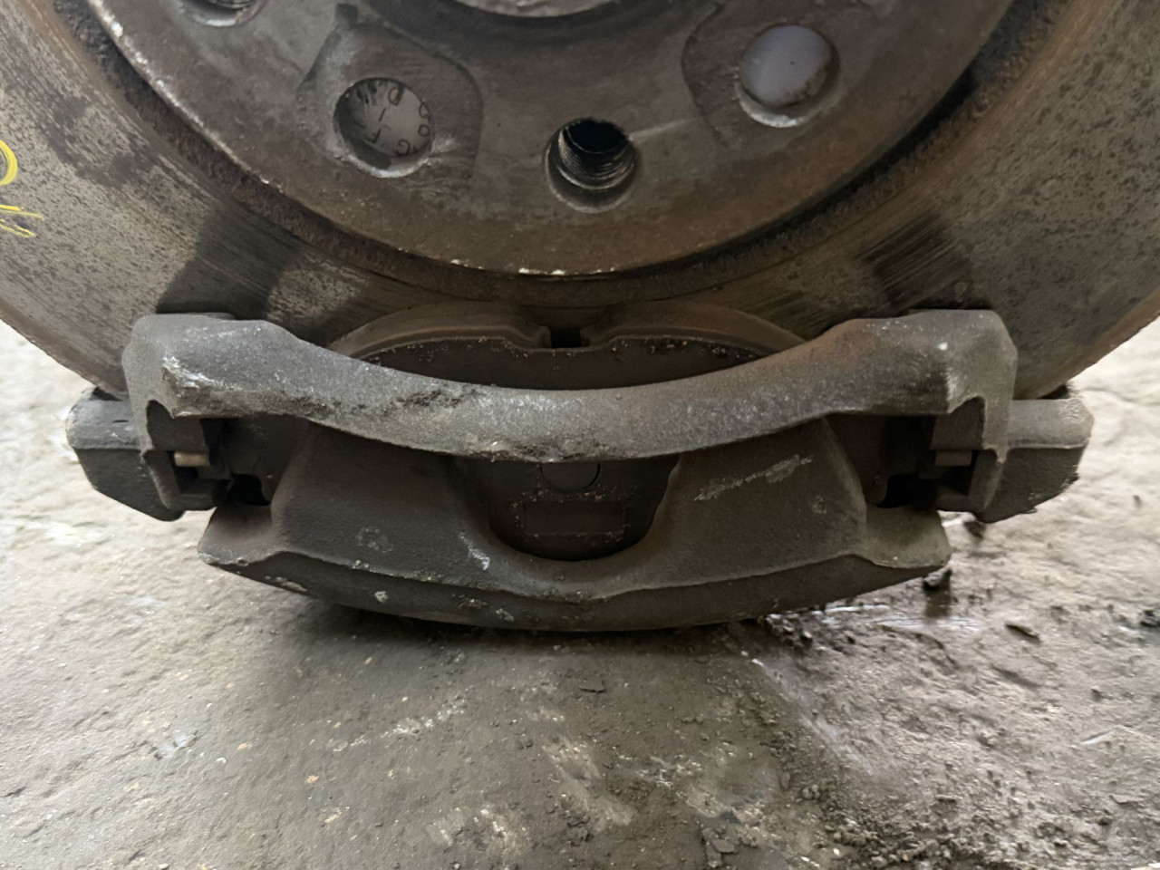 DIJELOVI KOCIONA KLJESTA SKODA SUPERB > 15-19 1.6 8V0615123D
