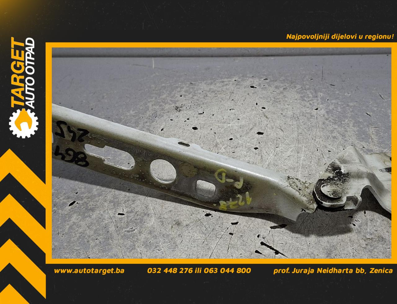DIJELOVI SKARE OD HAUBE AUDI Q3 > 11-15 2.0 8U0823302