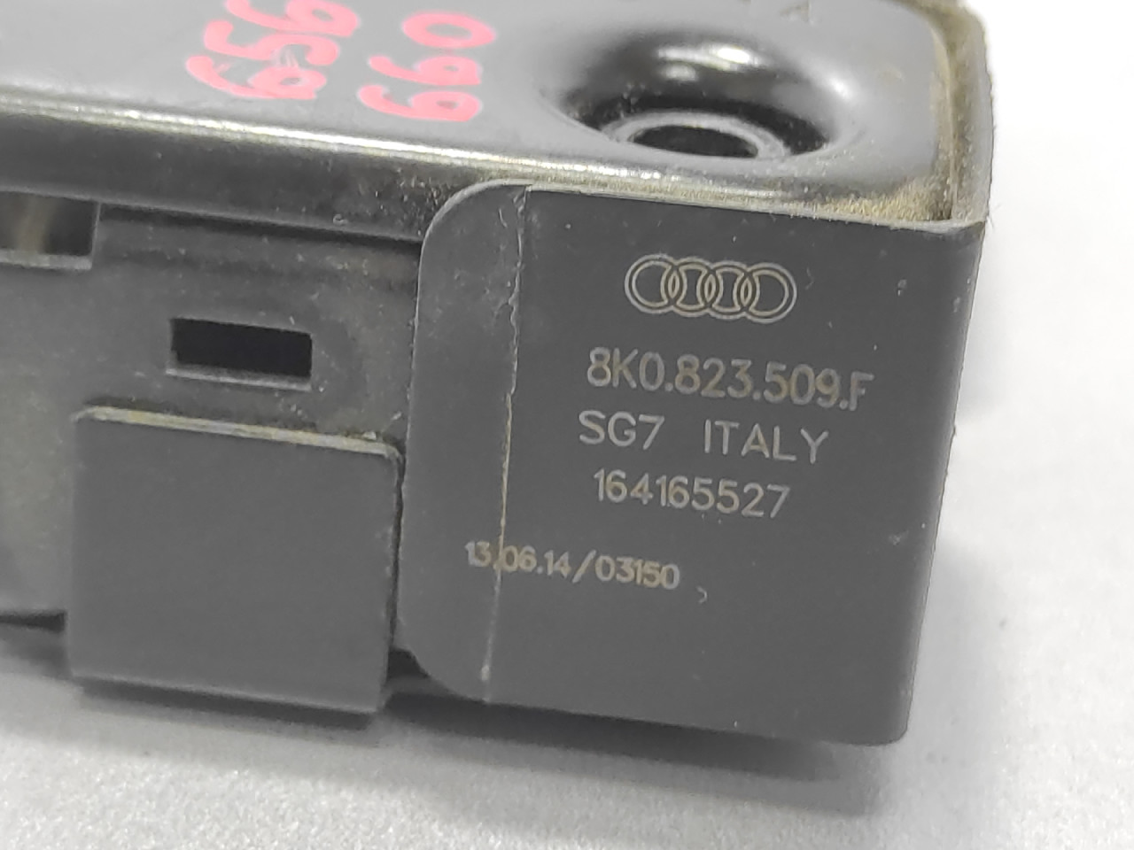 DIJELOVI BRAVA HAUBE AUDI Q5 > 12-16 8K0823509F