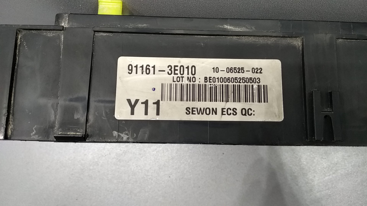 ELEKTRONIKA KUTIJA OSIGURACA KIA SORENTO > 06-09 911613