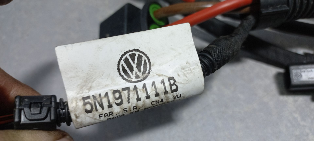 DIJELOVI INSTALACIJA VW SHARAN > 10- 5N1971111B