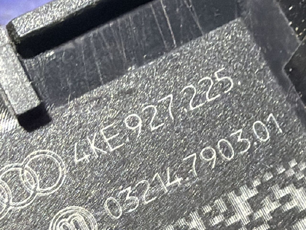 DIJELOVI PREKIDAC AUDI A3 (8Y) > 20 -  1.5 4KE927225