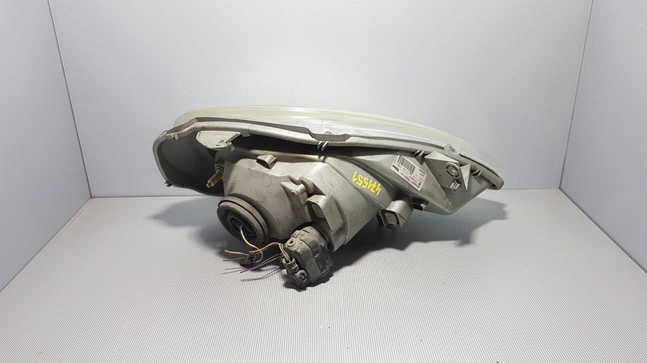 DIJELOVI FAR RENAULT TRAFIC > 00-06 7700311371