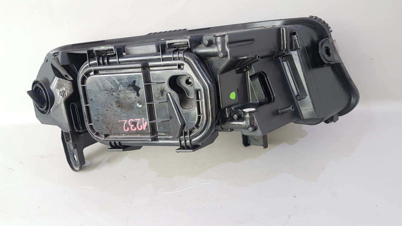 DIJELOVI FAR AUDI A6 > 08-11 4F0941003