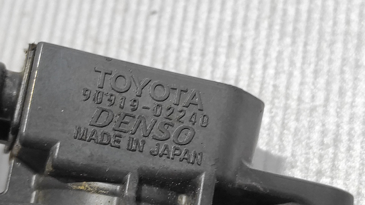 BOMBINA TOYOTA PRIUS XW20 > 04-09 90919-02240