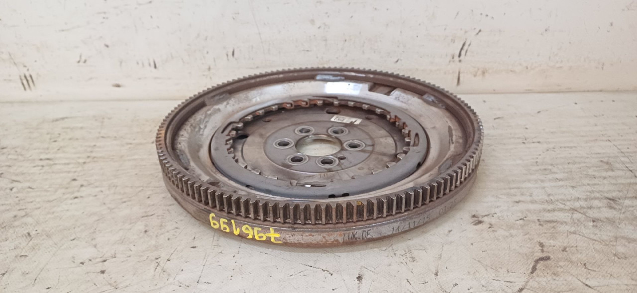 DIJELOVI ZAMAJAC VW GOLF 7 > 12-16 03F105266C