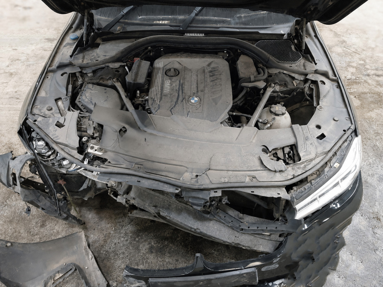 DIJELOVI BMW SERIJA 740Ld G11/G12 2017. MJENJAC MOTOR B57D30T0
