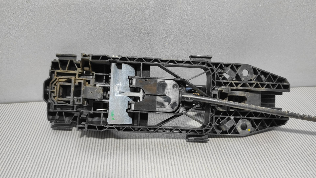 DIJELOVI RUCKA VRATA VW TIGUAN > 07-11 5N0839885H