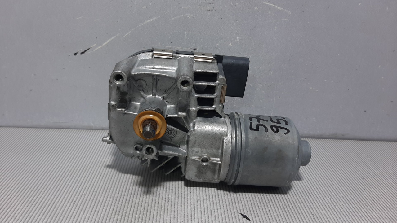 MOTORIC PREDNJEG BRISACA SKODA OCTAVIA > 08-13 1Z1955119D