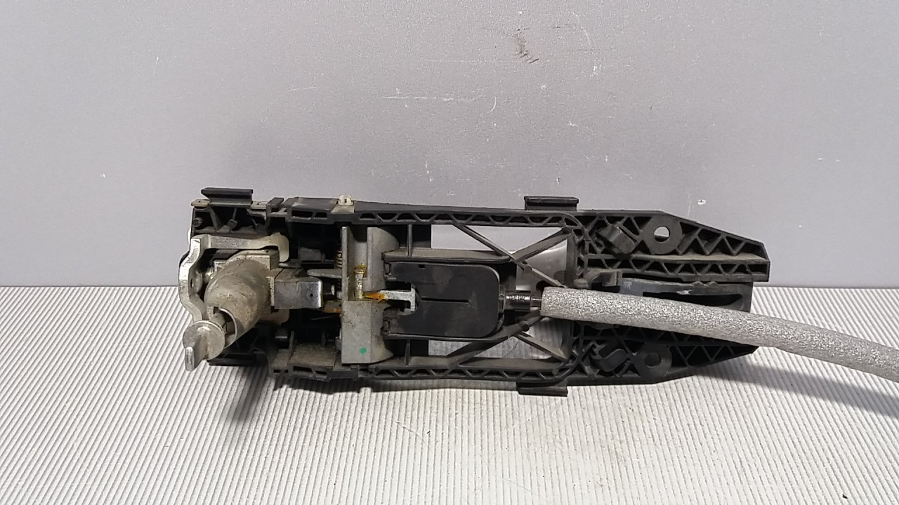 DIJELOVI RUCKA VRATA VW SHARAN > 10- 5L0837885B