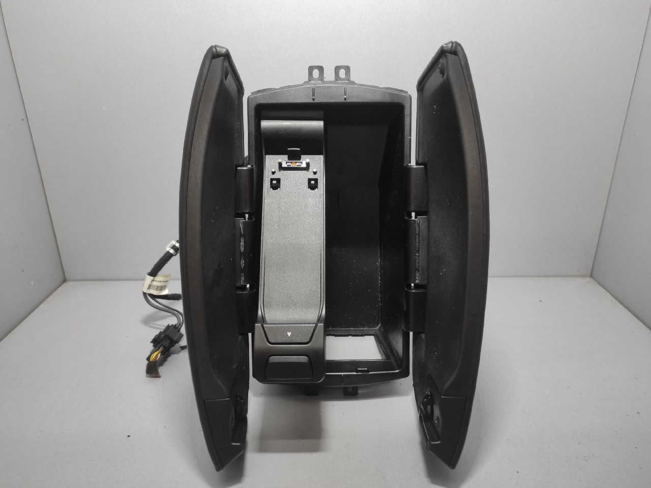 NASLONJAC ZA RUKU BMW X5 (E70N) > 10-13 0111258