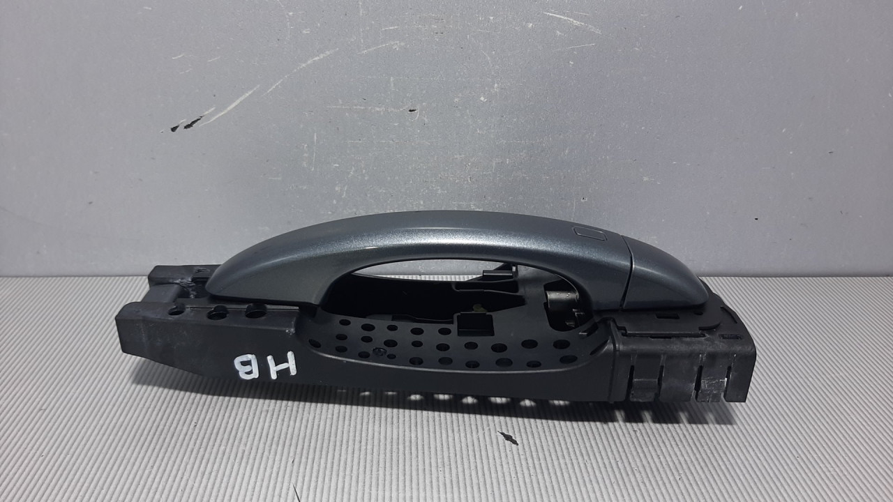 DIJELOVI RUCKA VRATA AUDI Q5 > 12-16 8T0837886B